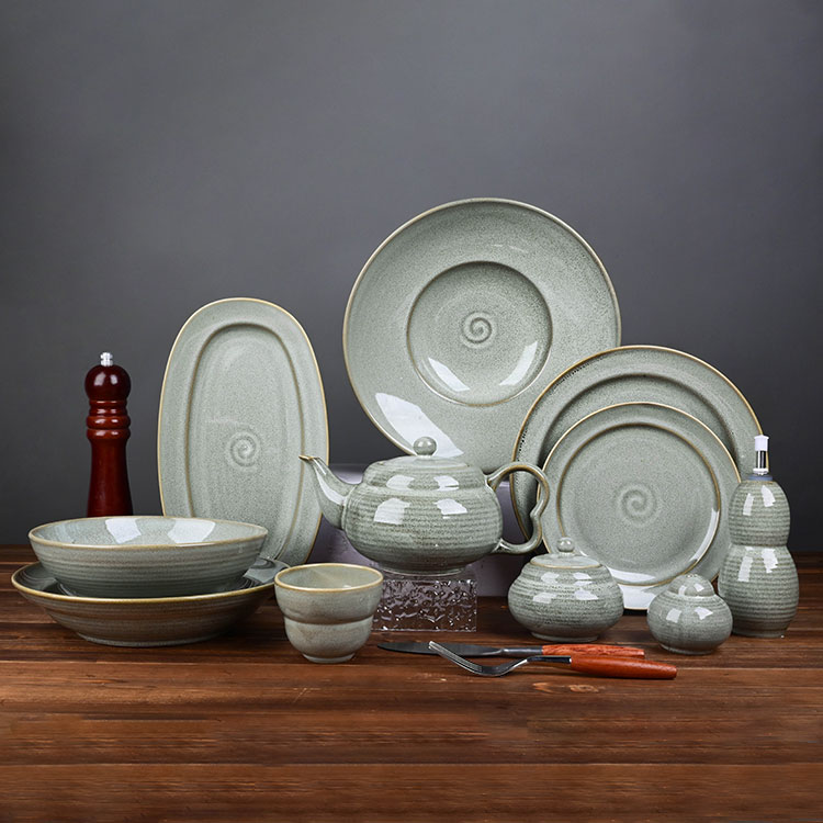 manufacture of ceramic dishes (1)